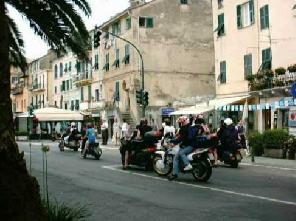 Xtrallusion photo gallery of Italy. Photos, pictures, images and photographs of the Italian Rivieras, the Italian Lakes, the Italian Alps, the Cinque Terre, the Amalfi coast and some of the most beautiful corners of Italy. Plus photos of Italian cities such as Pisa, Milan, Genoa and Rome.